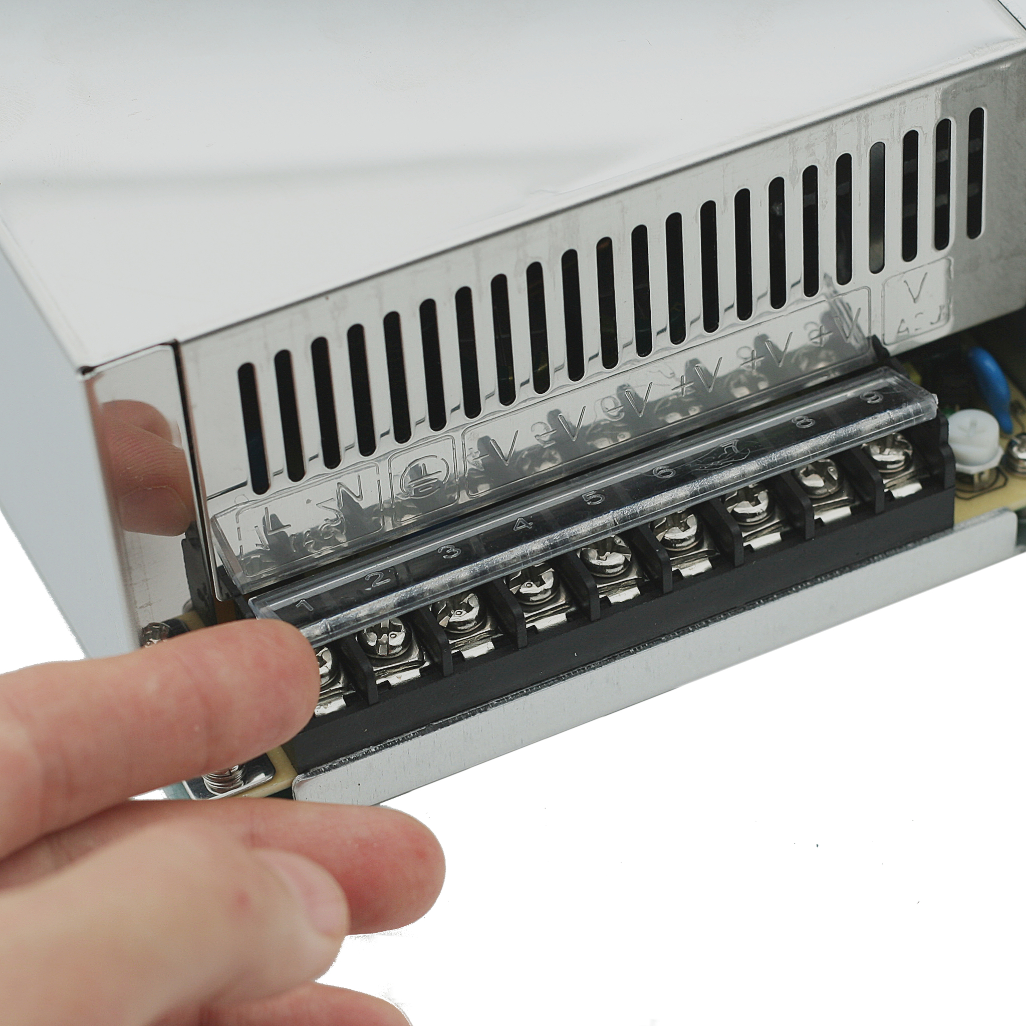 Источник питания INNOCONT. Вход: 220VAC, 5А, выход: 500W, 24VDC, 20A, -10 +50С, IP20, типы защиты: КЗ, перегрузка, перенапряжение SB-P-500-24