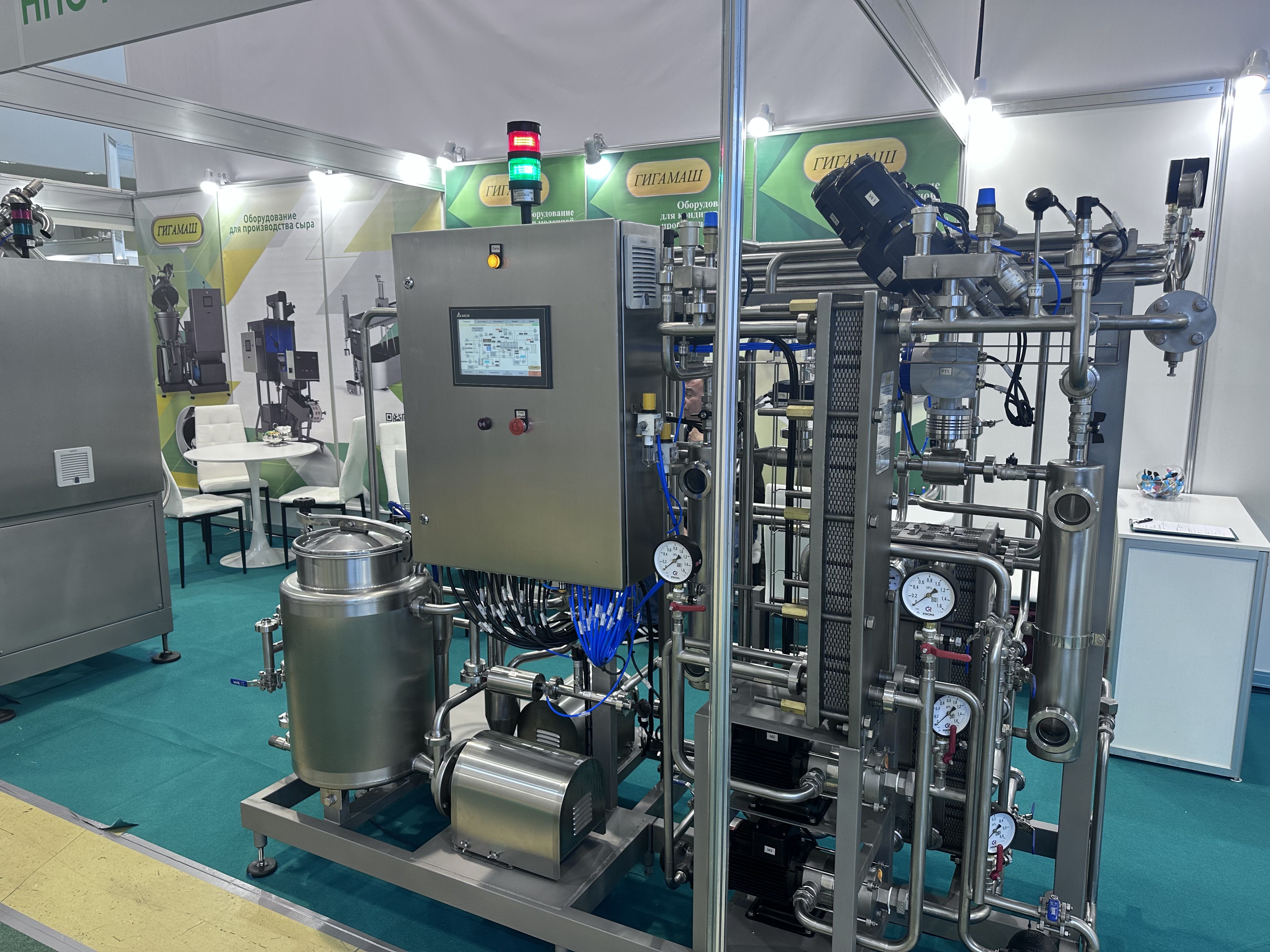 Пример применения светосигнальной колонны INNOCONT серии TL70 на пастеризационно-охладительной установке